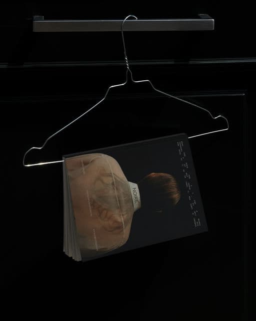 NOIRÉ | A Study in Stillness